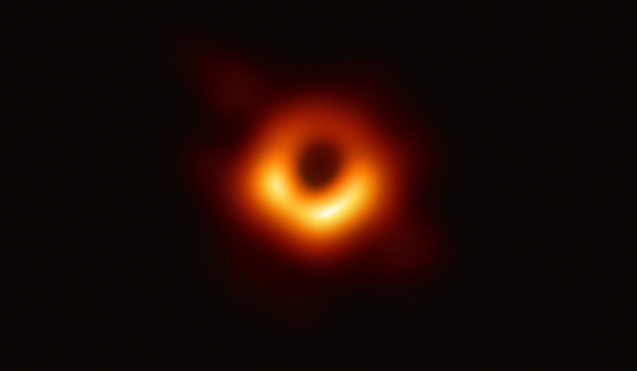Event Horizon Telescope image of M87 black hole